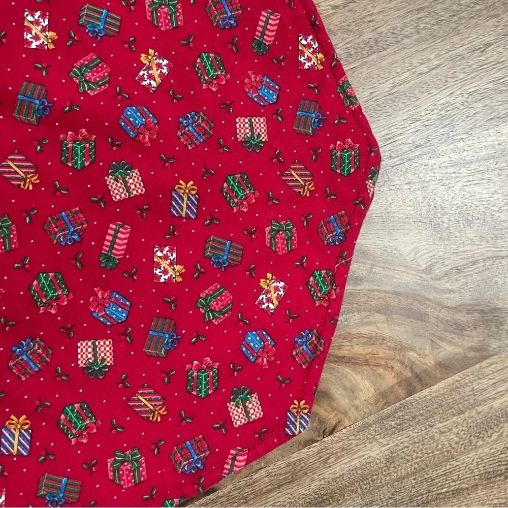 Christmas Multi-colored Present Print Red Background/Backing Placemats set‎ of 6